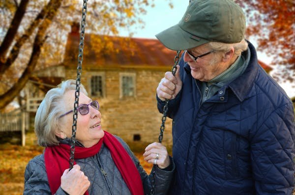 Rencontre amoureuse senior : des conseils pour enchanter votre vie