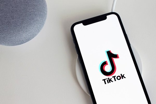 Achète des followers, likes et vues pour briller sur tiktok